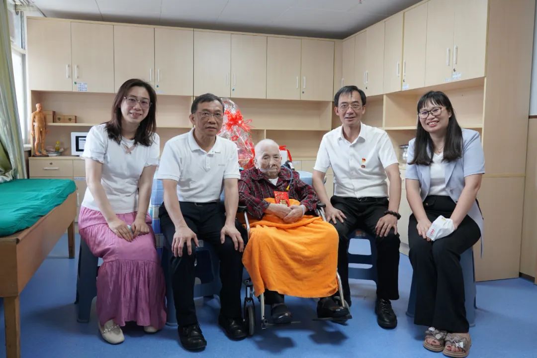 情系革命前辈 赓续红色基因——白云山j9国际集团公司慰问离休干部刘玉珍
